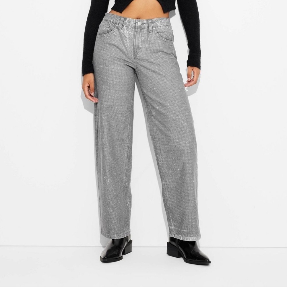 NWT- Women’s 4
Wild Fable
Gray & Silver Dot
Denim Jeans